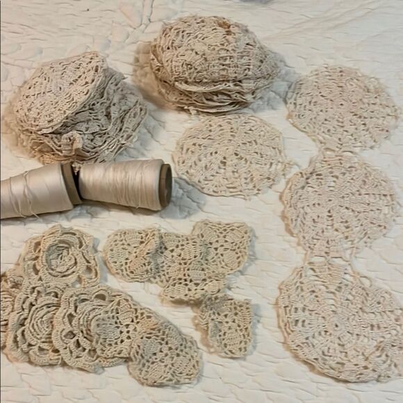 Elegant Cream Crochet circles - Picture 1 of 5